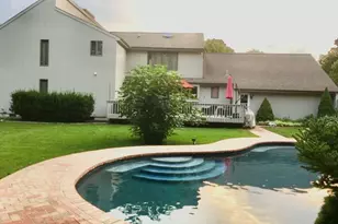 19 Carmen View Dr, Shirley, NY 11967 - Photo 5