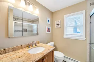 25 Flanders Pl, West Babylon, NY 11704 - Photo 11