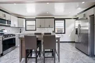 290 38 Th St, Lindenhurst, NY 11757 - Photo 7