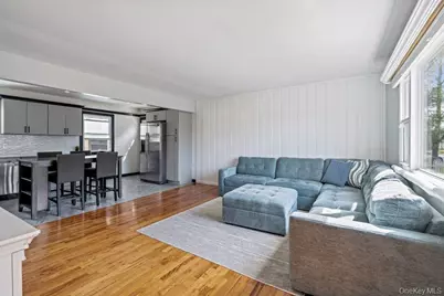 290 38 Th Street, Lindenhurst, NY 11757 - Photo 9