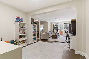 69-60 108th St, Forest Hills, NY 11375 - Photo 13