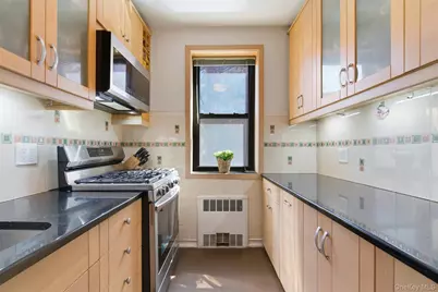 6960 108th Street #306, Forest Hills, NY 11375 - Photo 9