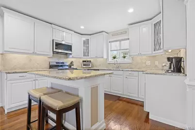 24 Aspen Road, New Rochelle, NY 10804 - Photo 7