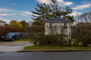 27 Pearsall Pl, Babylon, NY 11702 - Photo 3