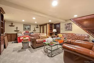 471 Parker Ave, Levittown, NY 11756 - Photo 17