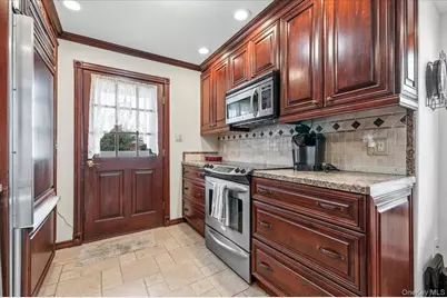 471 Parker Avenue, Levittown, NY 11756 - Photo 13