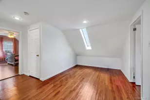 50 Sudbury Ln, Westbury, NY 11590 - Photo 37