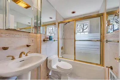 50 Sudbury Lane, Westbury, NY 11590 - Photo 33