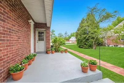 50 Sudbury Lane, Westbury, NY 11590 - Photo 5