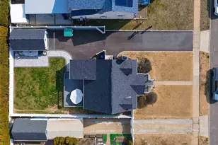 2381 Yorktown St, Oceanside, NY 11572 - Photo 9