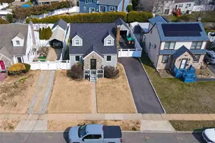 2381 Yorktown St, Oceanside, NY 11572 - Photo 7