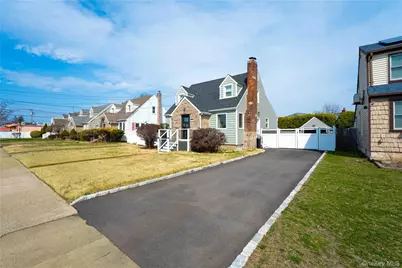 2381 Yorktown Street, Oceanside, NY 11572 - Photo 39
