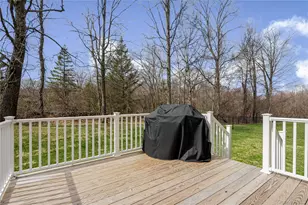 77 Kensington Ln, Poughkeepsie, NY 12603 - Photo 9