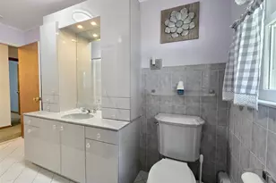 180 Carroll Ave, Ronkonkoma, NY 11779 - Photo 7