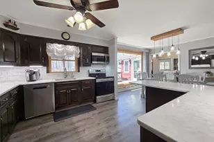 180 Carroll Ave, Ronkonkoma, NY 11779 - Photo 3