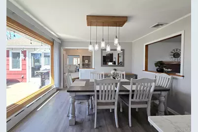 180 Carroll Avenue, Ronkonkoma, NY 11779 - Photo 5