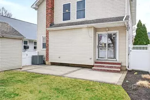 1019 Whittier Ave, New Hyde Park, NY 11040 - Photo 23