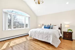 1019 Whittier Ave, New Hyde Park, NY 11040 - Photo 15