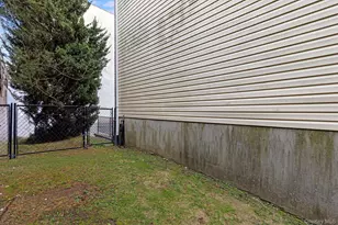 72 Wells Park Dr, Yonkers, NY 10705 - Photo 27