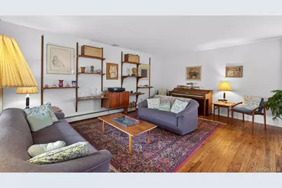 57 Knott Drive, Glen Cove, NY 11542 - Photo 5