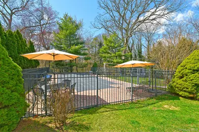 4 Rolling Wood Court, Hauppauge, NY 11788 - Photo 37
