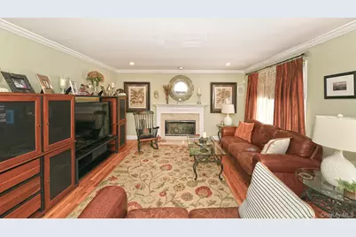 4 Rolling Wood Court, Hauppauge, NY 11788 - Photo 17