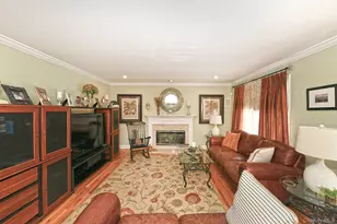 4 Rolling Wood Ct, Hauppauge, NY 11788 - Photo 17