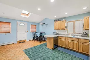 3229 Glennon Pl, Bronx, NY 10465 - Photo 3