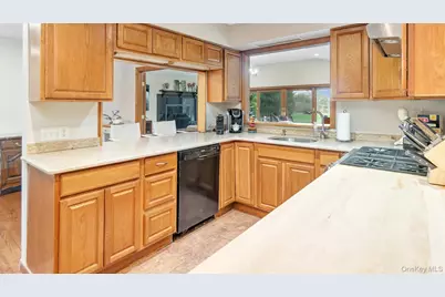 120 Promenade Drive, Aquebogue, NY 11901 - Photo 7