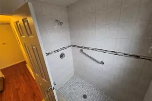 28 Hasbrouck St, Newburgh, NY 12550 - Photo 5