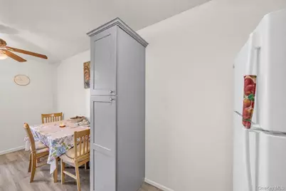 290 Lowndes Avenue #C, Huntington Station, NY 11746 - Photo 7