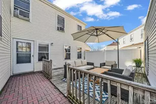 290 Lowndes Ave, Huntington Station, NY 11746 - Photo 17