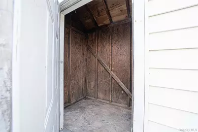 290 Lowndes Avenue #C, Huntington Station, NY 11746 - Photo 19