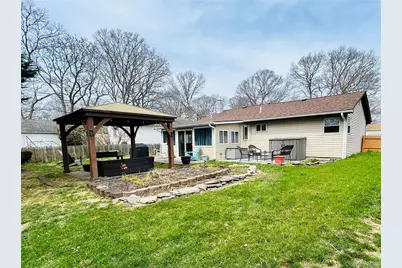 136 B Hampton Avenue, Mastic, NY 11950 - Photo 21