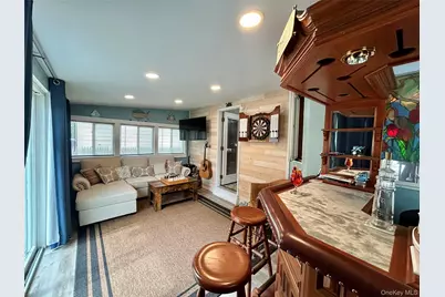136 B Hampton Avenue, Mastic, NY 11950 - Photo 13