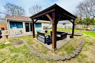 136B Hampton Ave, Mastic, NY 11950 - Photo 19