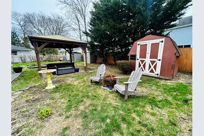 136 B Hampton Avenue, Mastic, NY 11950 - Photo 17