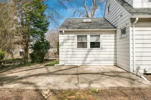 204 E 19th St, Huntington Station, NY 11746 - Photo 25