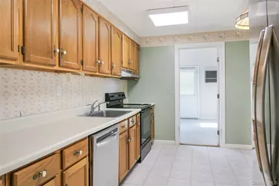 204 E 19th Street, Huntington Station, NY 11746 - Photo 13