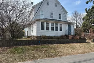 129 N 7th St, Lindenhurst, NY 11757 - Photo 3