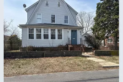 129 N 7th Street, Lindenhurst, NY 11757 - Photo 1
