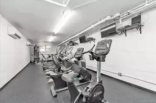 124 S Park Ave, Rockville Centre, NY 11570 - Photo 17