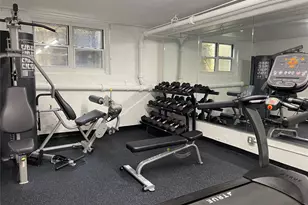 124 S Park Ave, Rockville Centre, NY 11570 - Photo 17