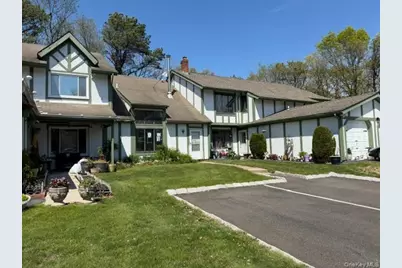 88 Drexelgate Court, Middle Island, NY 11953 - Photo 3