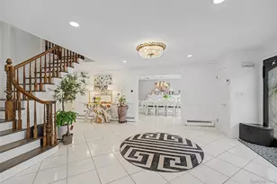 117 Plainview Rd, Woodbury, NY 11797 - Photo 23