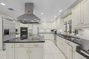 117 Plainview Rd, Woodbury, NY 11797 - Photo 37