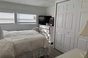 37 Hubbard Ave, Riverhead, NY 11901 - Photo 5