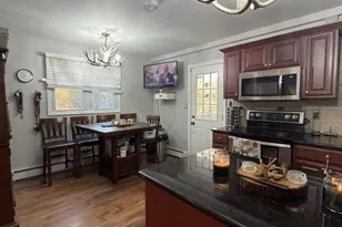 71 Crescent St, Yaphank, NY 11980 - Photo 7