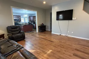 71 Crescent St, Yaphank, NY 11980 - Photo 3