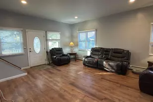 71 Crescent St, Yaphank, NY 11980 - Photo 5